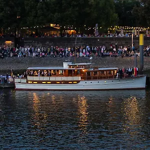https://hotelschiff-nedeva-bremen.hotelsinbremen.net
